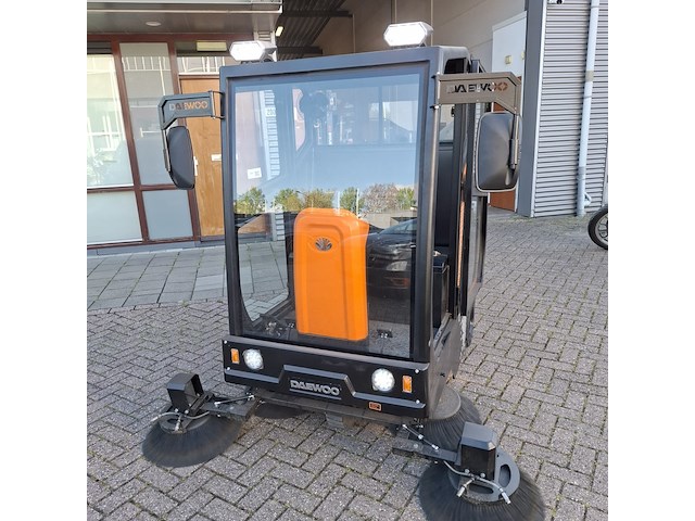 Elektrische veegmachine daewoo, sweeper das100, bouwjaar 2023 - afbeelding 6 van  29