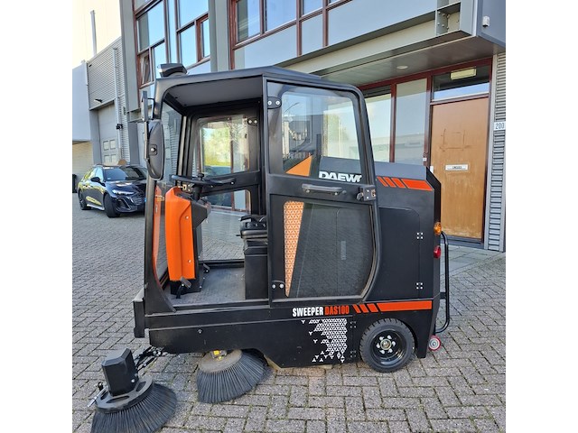 Elektrische veegmachine daewoo, sweeper das100, bouwjaar 2023 - afbeelding 12 van  29