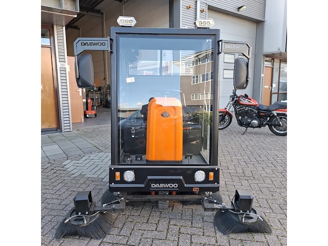 Elektrische veegmachine daewoo, sweeper das100, bouwjaar 2023 - afbeelding 23 van  29