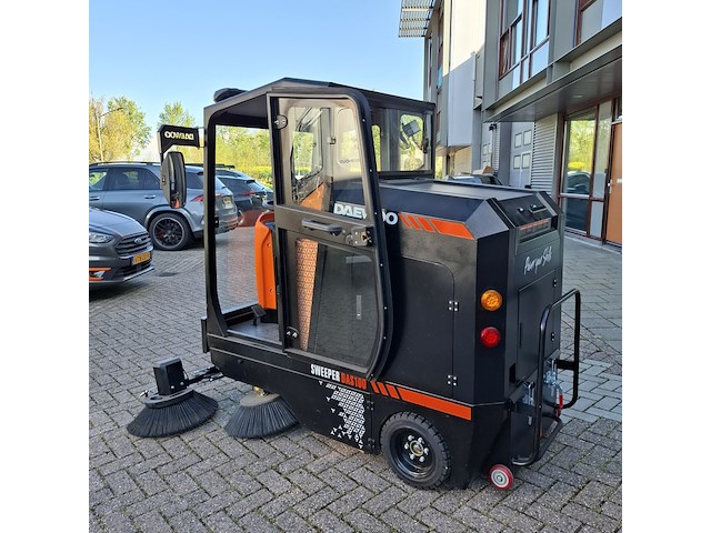 Elektrische veegmachine daewoo, sweeper das100, bouwjaar 2023 - afbeelding 27 van  29