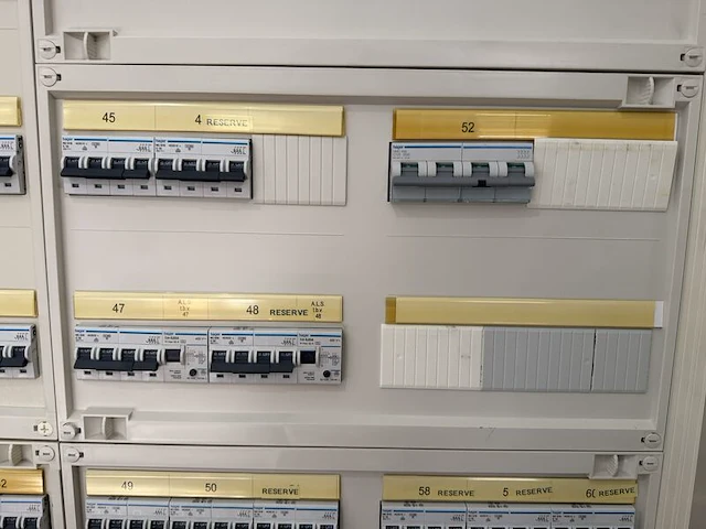Elektrische verdeelkast, hager, fg26w / 634503, grijs/wit, 2000, met automaten en 400a hoofdschakelaar - afbeelding 13 van  13