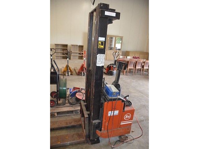 Elektrische verrijdbare stapelaar bt 1,5v lsv 1250e/10 1250kg met lader - afbeelding 4 van  15