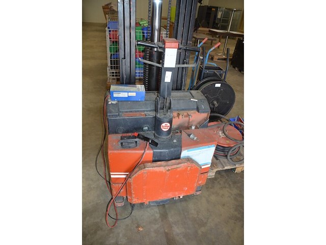 Elektrische verrijdbare stapelaar bt 1,5v lsv 1250e/10 1250kg met lader - afbeelding 7 van  15