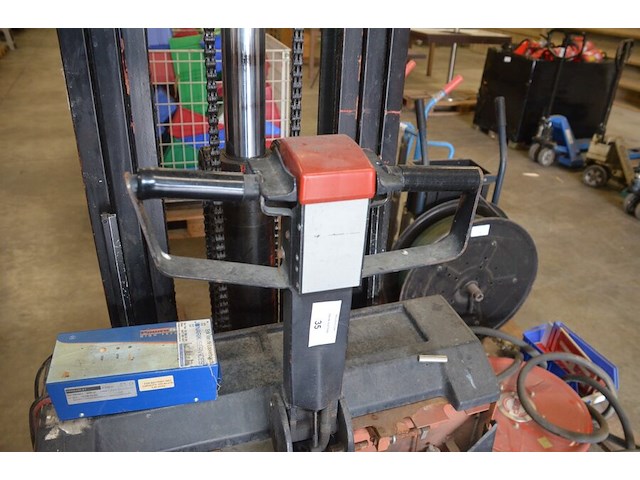 Elektrische verrijdbare stapelaar bt 1,5v lsv 1250e/10 1250kg met lader - afbeelding 8 van  15
