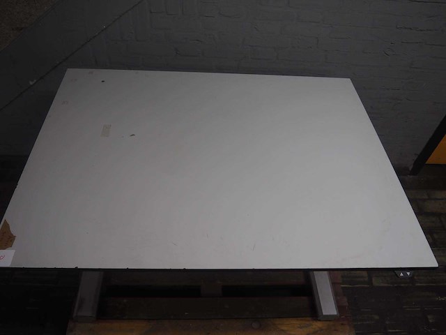 Elektrische verstelbare esd werktafel - afbeelding 8 van  8