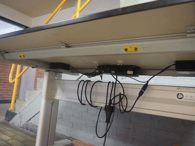 Elektrische verstelbare esd werktafel - afbeelding 6 van  8