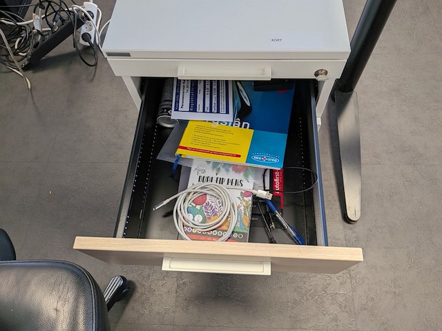 Elektrische zit-sta bureau - afbeelding 3 van  13