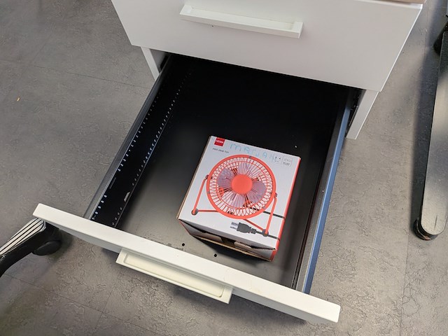 Elektrische zit-sta bureau - afbeelding 4 van  13