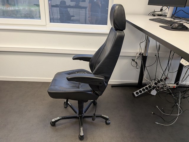 Elektrische zit-sta bureau - afbeelding 9 van  10