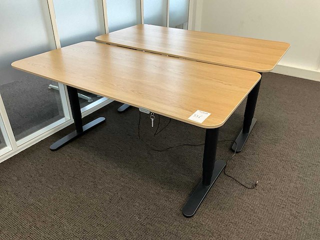 Elektrische zit/sta bureau (2x) - afbeelding 1 van  4