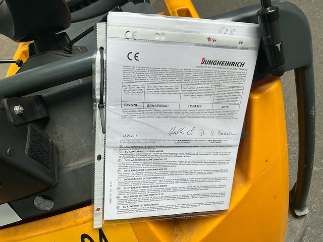 Elektro trekker, jungheinrich, esz-570, geel, 2015 - afbeelding 2 van  11