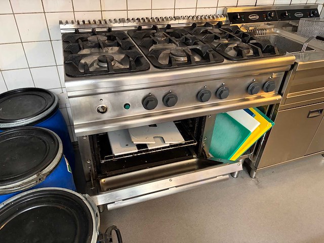Elektrolux electrolux professionele 6-pits gaskooklijn met gasoven. - afbeelding 1 van  6