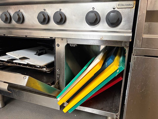 Elektrolux electrolux professionele 6-pits gaskooklijn met gasoven. - afbeelding 4 van  6