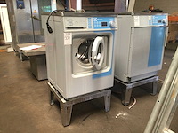 Elektrolux industriële textielwasmachine - afbeelding 1 van  3