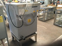 Elektrolux industriële textielwasmachine - afbeelding 2 van  3