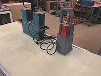 Elektromagnetische juk met testblokken en referentiestandaard - afbeelding 4 van  5