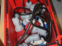 Elektromaterialen in 3 dozen w.o. krachtstroom verlengkabels, verloopkabels en aansluitkabels. - afbeelding 3 van  4