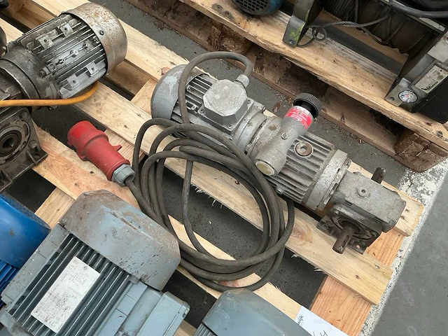 Elektromotor (16x) - afbeelding 8 van  10