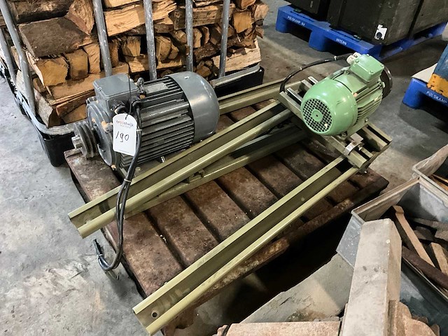 Elektromotor (2x) - afbeelding 1 van  6