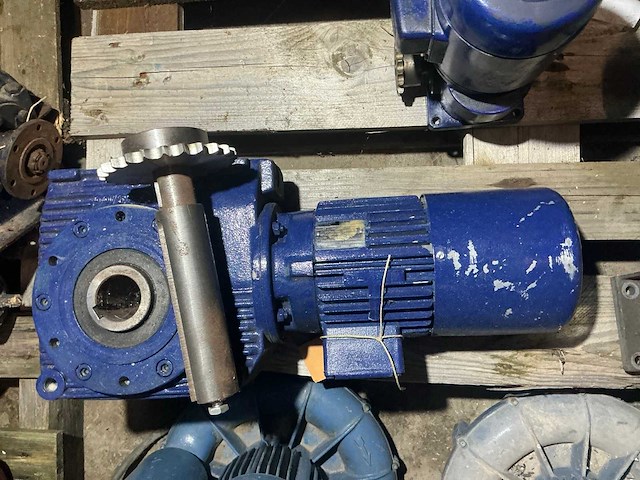 Elektromotor (3x) flender 0.4kw en bauknecht 0.8kw - afbeelding 4 van  8