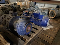 Elektromotor (3x) - afbeelding 1 van  3