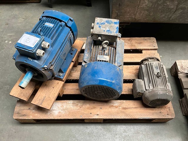 Elektromotor (3x) - afbeelding 2 van  4