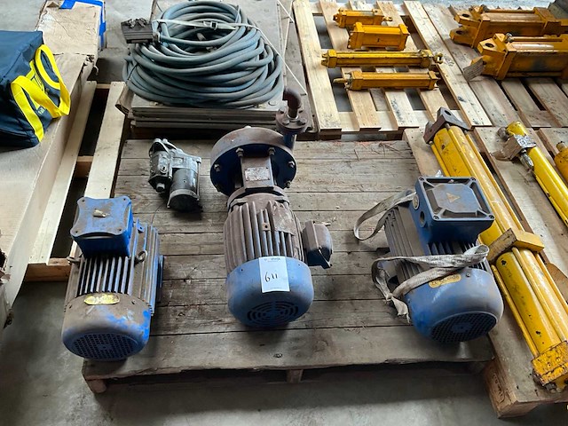 Elektromotor (3x) - afbeelding 1 van  5