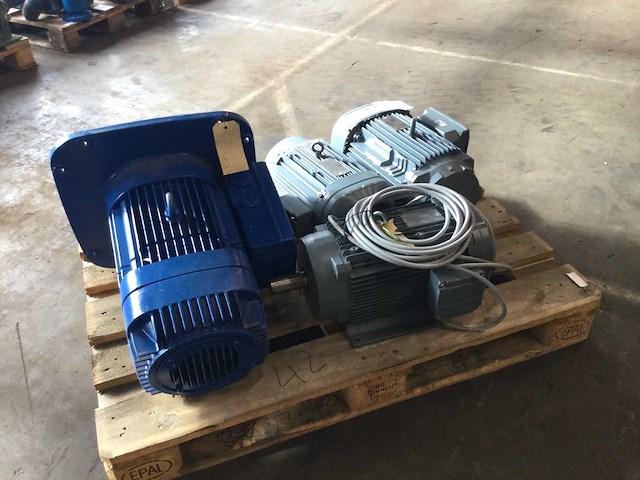 Elektromotor (4x) - afbeelding 9 van  11