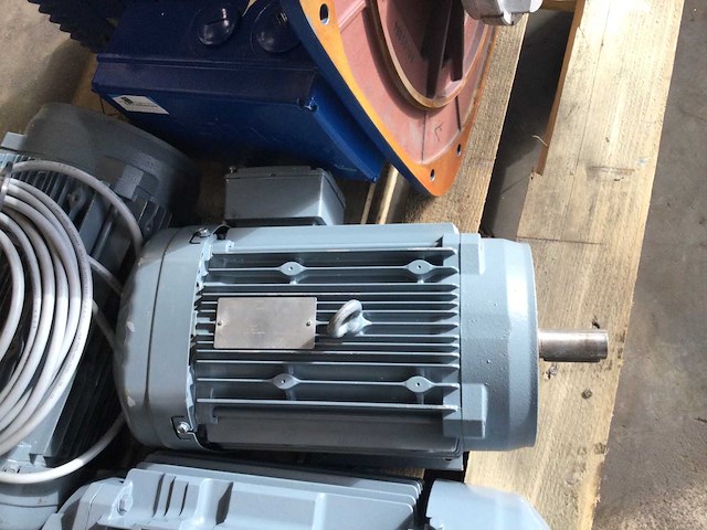 Elektromotor (4x) - afbeelding 11 van  11