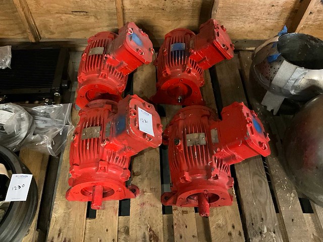 Elektromotor (4x) - afbeelding 1 van  9