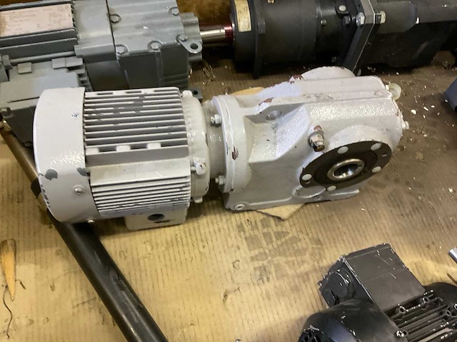 Elektromotor (7x) - afbeelding 4 van  11
