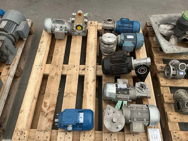 Elektromotor (7x) - afbeelding 3 van  10