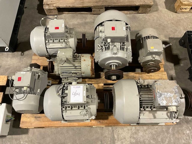 Elektromotor (7x) - afbeelding 1 van  1