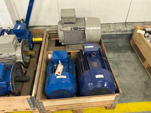 Elektromotor (9x) - afbeelding 4 van  4