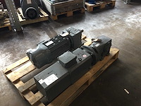 Elektromotor met vertraging (2x) - afbeelding 1 van  5