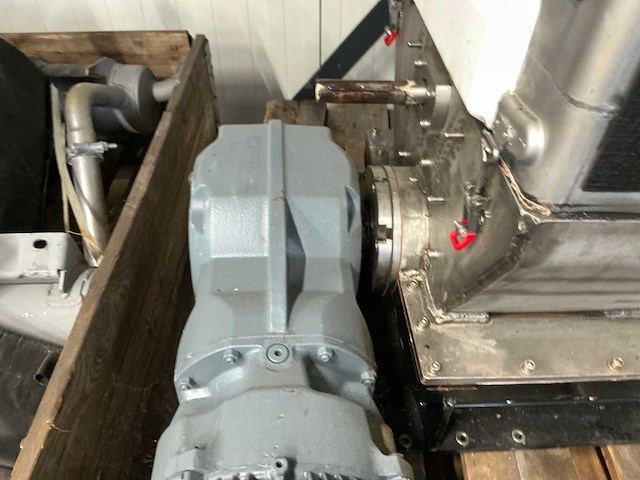 Elektromotor met vertragingskast en machine - afbeelding 4 van  7