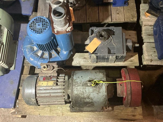 Elektromotoren divers (9x) - afbeelding 8 van  21