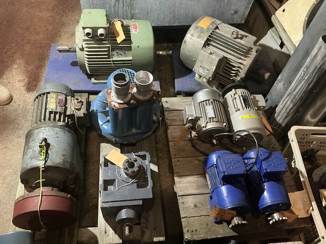 Elektromotoren divers (9x) - afbeelding 1 van  21