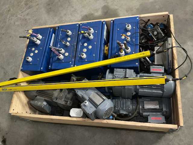 Elektromotoren en aandrijfkasten - afbeelding 4 van  6