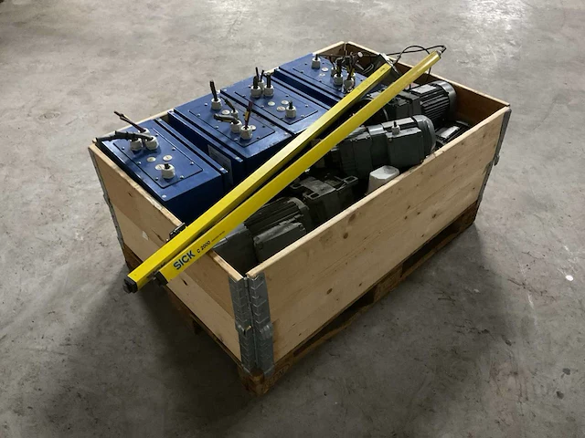 Elektromotoren en aandrijfkasten - afbeelding 1 van  6