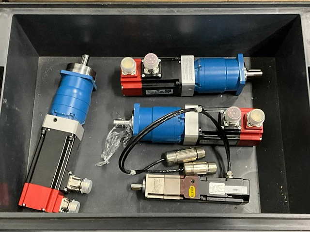 Elektromotoren en divers - afbeelding 2 van  9