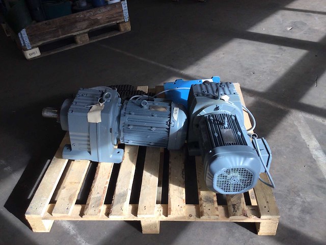 Elektromotoren met vertraging (2x) - afbeelding 3 van  7