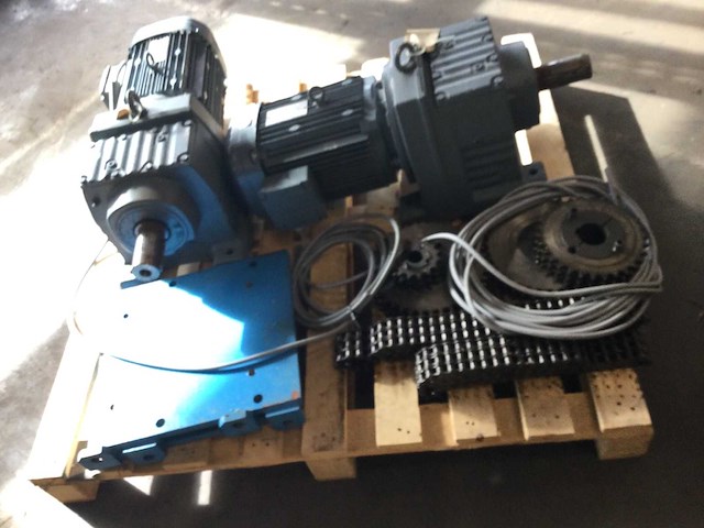 Elektromotoren met vertraging (2x) - afbeelding 4 van  7