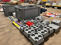 Elektronica en schakelmateriaal (60x) - afbeelding 1 van  9