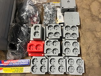 Elektronica en schakelmateriaal (60x) - afbeelding 2 van  9