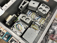 Elektronica en schakelmateriaal (60x) - afbeelding 3 van  9