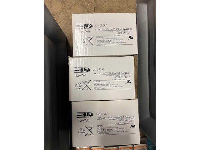 Elektronica en schakelmateriaal (60x) - afbeelding 5 van  9