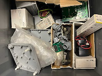 Elektronica en schakelmateriaal (60x) - afbeelding 8 van  9