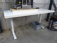 Elektronisch verstelbaar bureau - afbeelding 1 van  2