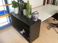 Elektronische bureau tafel met bureaustoel en kast - afbeelding 2 van  6
